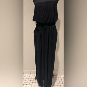 Torrid Womn’s Size 2 Black strapless jumpsuit